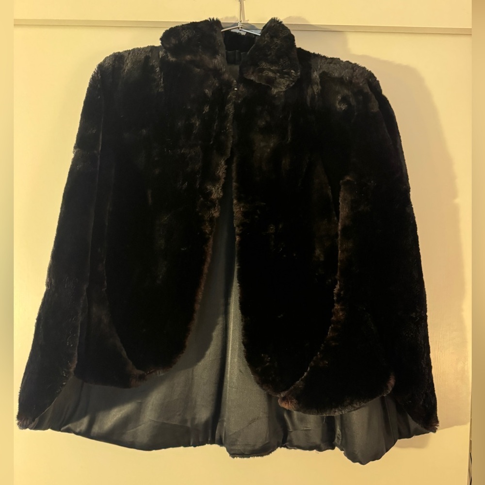 Vintage 1940s 1950s Fur Cape Stole Structured Shoulder Arm Slits